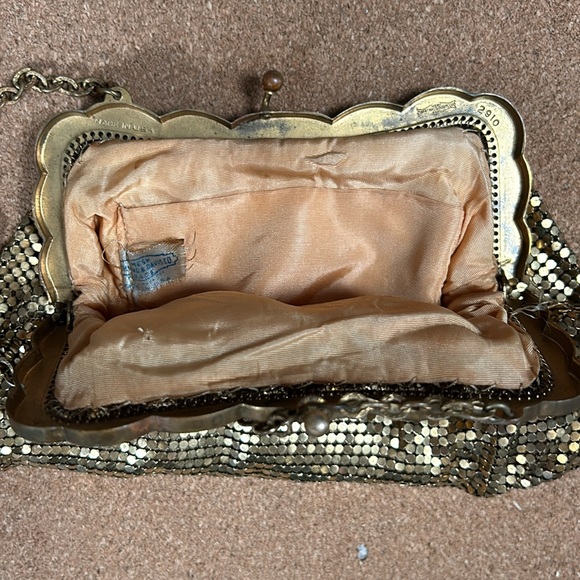Very vintage gold Whiting & Davis small cocktail mesh bag with chain strap - Picture 6 of 16